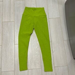 Beyond Yoga New XS Green leggings